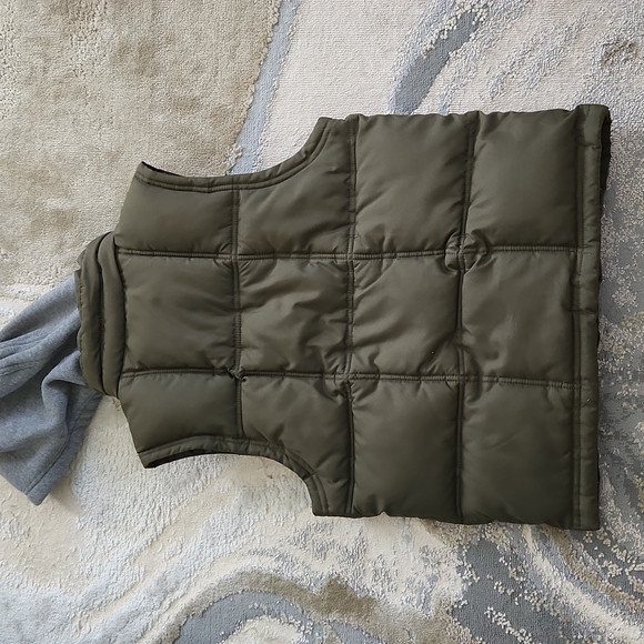 Gap Puffer Vest - Picture 10 of 11